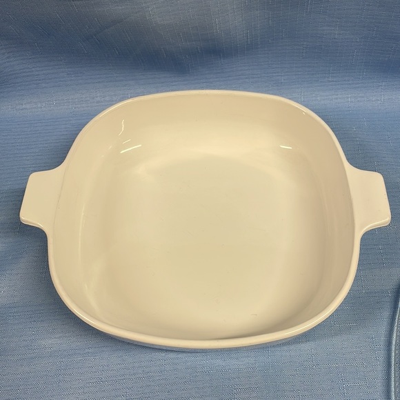 Corning ware blue cornflower Pyroceram 9” covered casserole - Picture 5 of 7